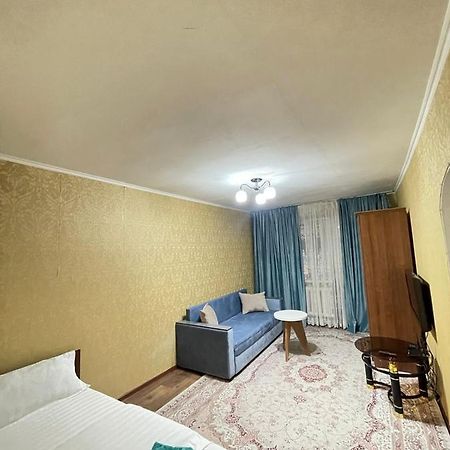 Квартира Рядом Арбата, Гоголя 92 Almaty Esterno foto