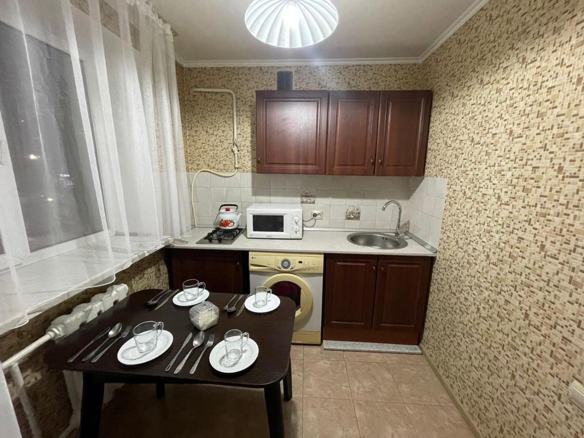 Квартира Рядом Арбата, Гоголя 92 Almaty Esterno foto