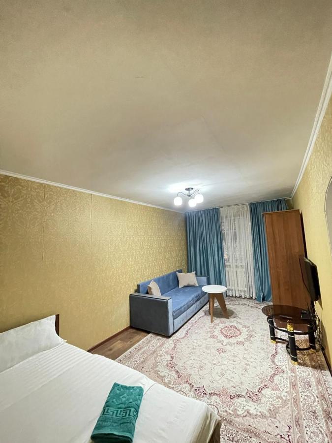 Квартира Рядом Арбата, Гоголя 92 Almaty Esterno foto